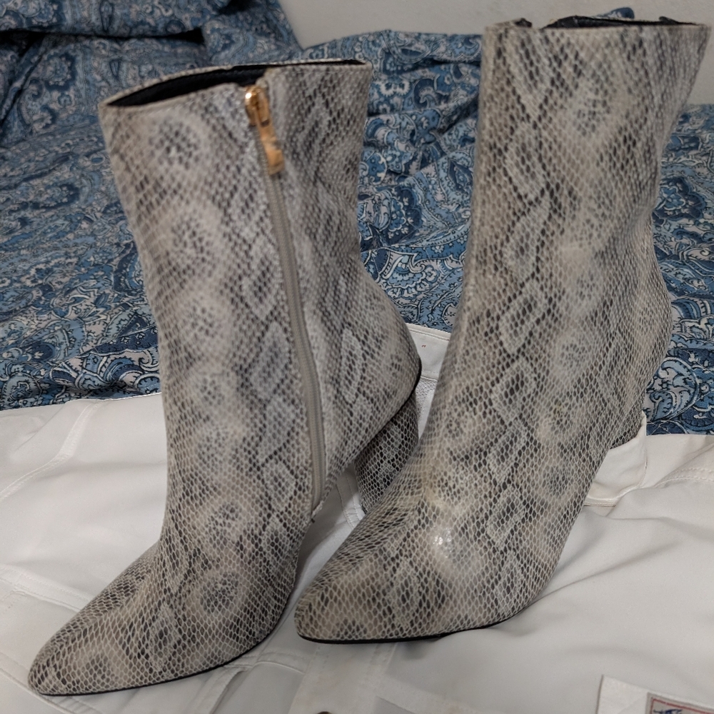 Gray Heeled Boots with Snakeskin Pattern